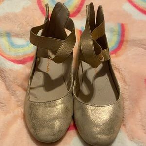 Little girls cream dress shoes
